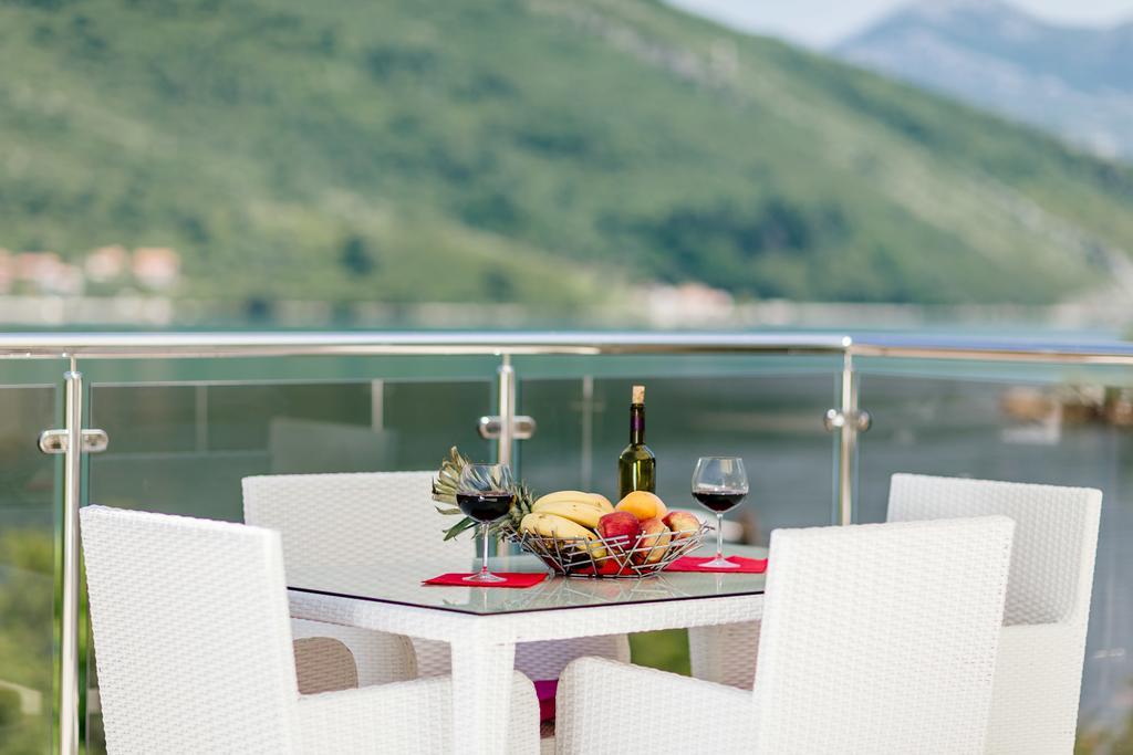 Dream Vacation Apartments Tivat Extérieur photo